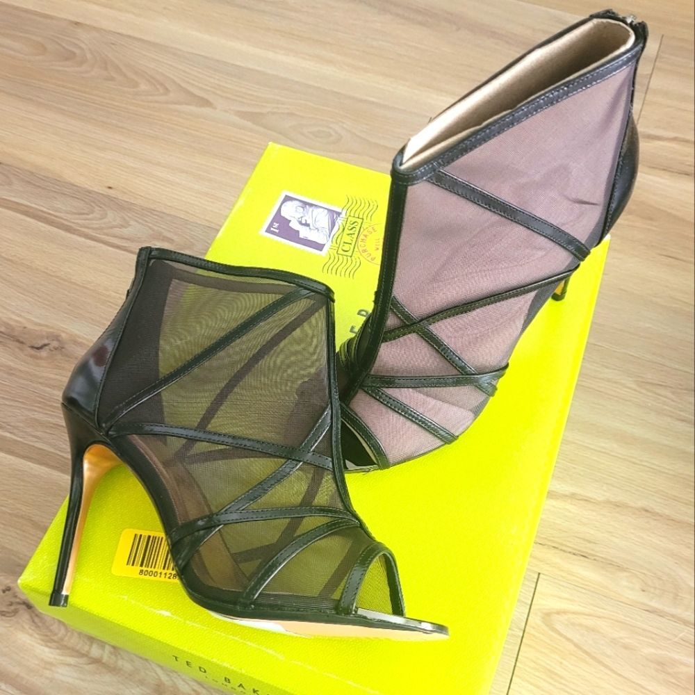 Ted Baker London Taminaa Caged Mesh Peep Toe Heel Bootie Size 37.5 Urban Retro